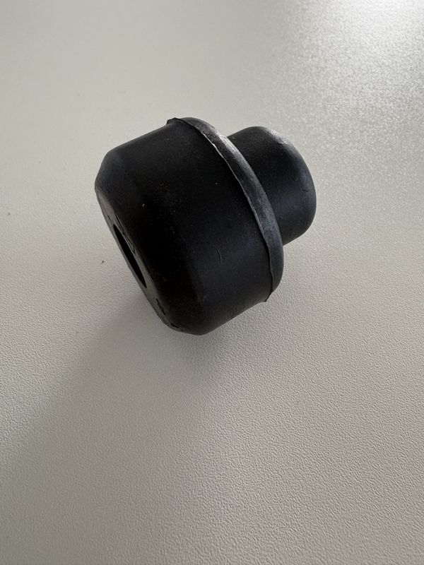 ENGINE MALE MOUNT RUBBER